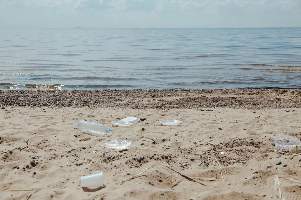 Estas son las 48 playas españolas con ‘bandera negra’ por contaminación y mala gestión