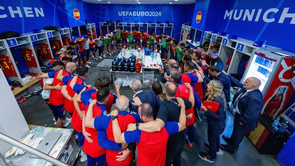 Luego de 12 años, España volverá a jugar una final de la Eurocopa foto 2 prensa selección española