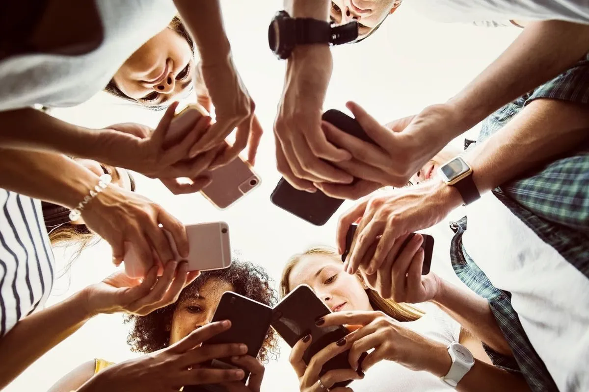 REDES-ADOLESCENTES-def-rotated-1