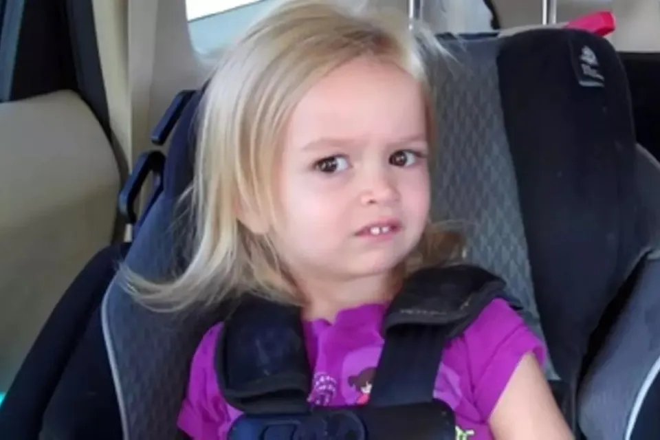 'Side Eyeing Chloe', la imagen de Chloe Clem 'mirando de reojo' que la convirtió en meme|Foto: El Diario.es YouTube