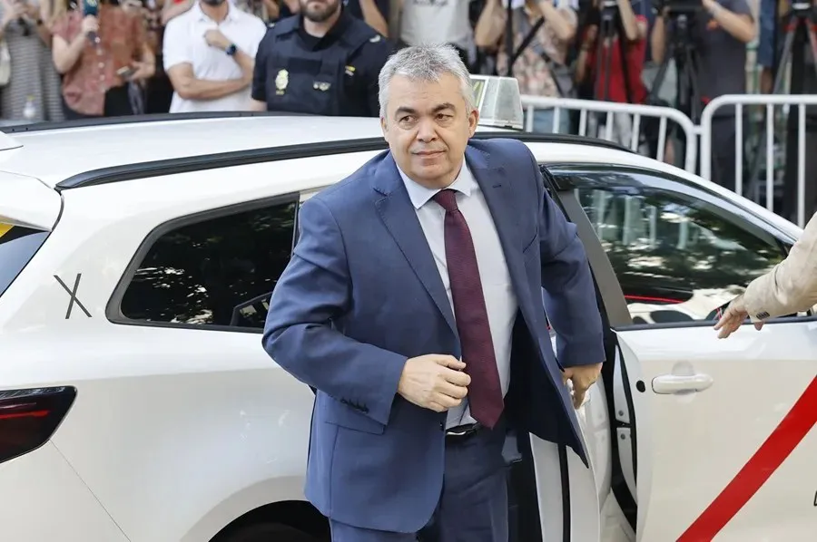 El ex secretario de organización del PSOE Santos Cerdán|Foto: EFE/Sergio Pérez El juez envía a prisión sin fianza a Santos Cerdán y el ex secretario niega mordidas en su declaración