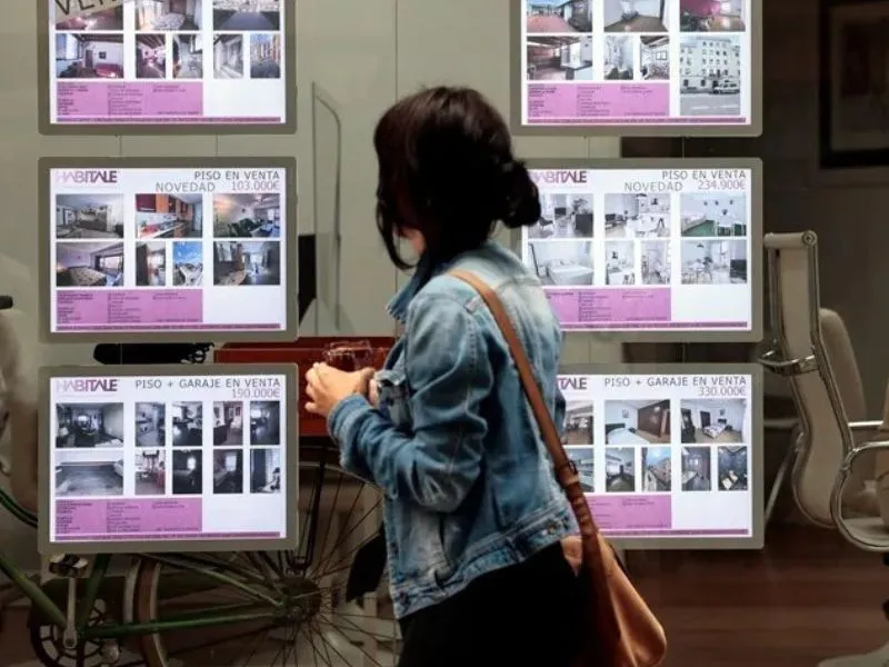 Gobierno anuncia ayuda al alquiler con opción a compra de €30.000 para jóvenes|Foto: EFE/Biel Aliño El Gobierno activa ayudas de hasta €30.000 para jóvenes, zonas rurales y alquiler con opción a compra, dentro del nuevo Plan Nacional de Vivienda