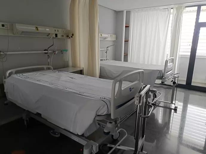 Camas renovadas en el área de hospitalización del Hospital de El Hierro|Foto: Europa Press/Gobierno de Canarias