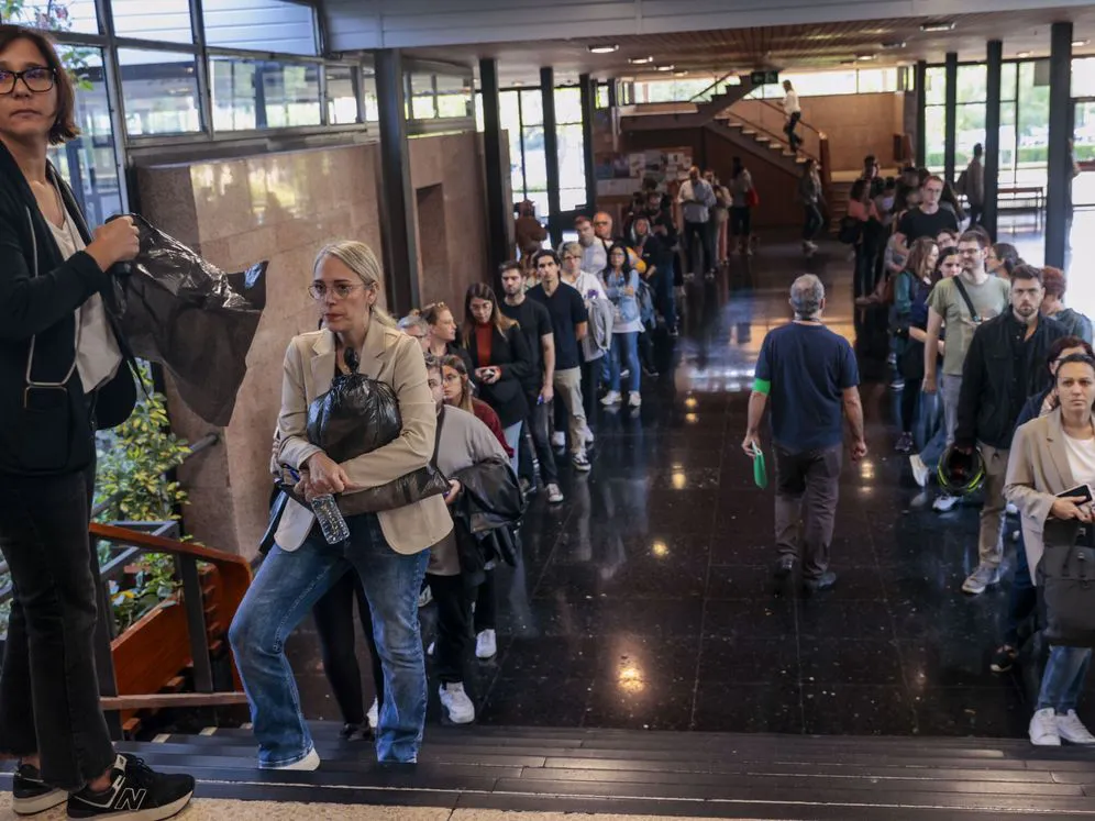 Opositores de 50 años en Barcelona que buscan ser funcionarios|Foto: El Confidencial EFE Toni Albir