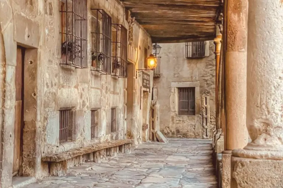 villa de la lana- Calles y casas de Pedraza - Madrid - Navidad- Foto: Madrid Secreto/Ayuntamiento de Pedraza