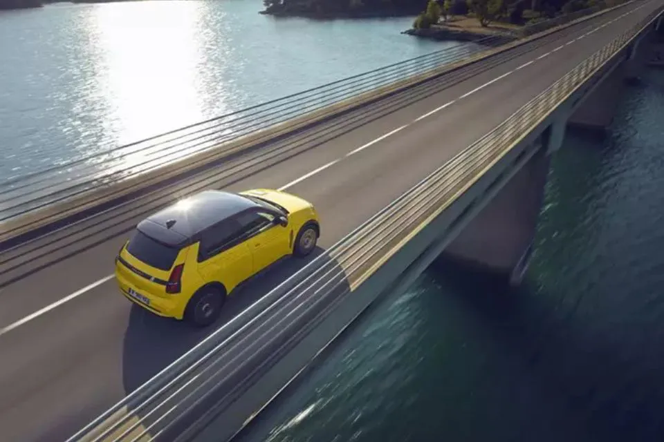 Renault 5 se convierte en el eléctrico más vendido en España en abril|Foto: Europa Press/Renault