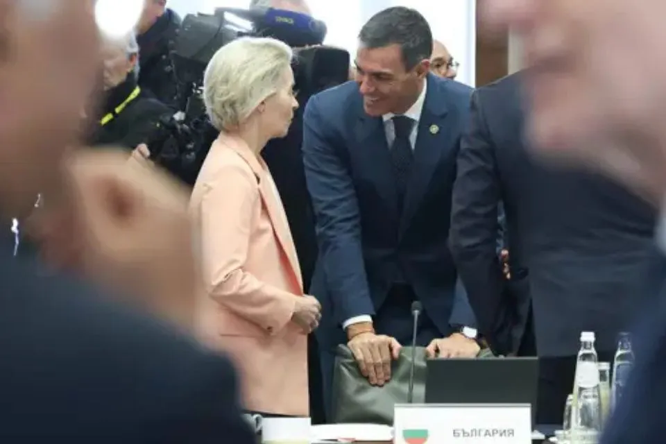 Ursula von der Leyen y Pedro Sánchez|Foto: Europa Press/Alexandros Michailidis/Consejo UE