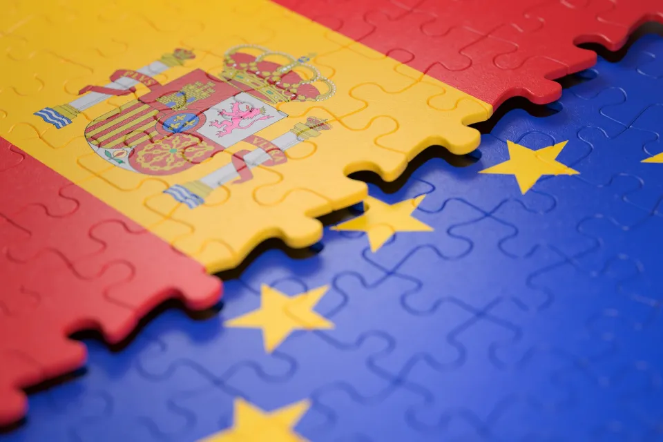 España propone oficialidad parcial del catalán, euskera y gallego en 2027