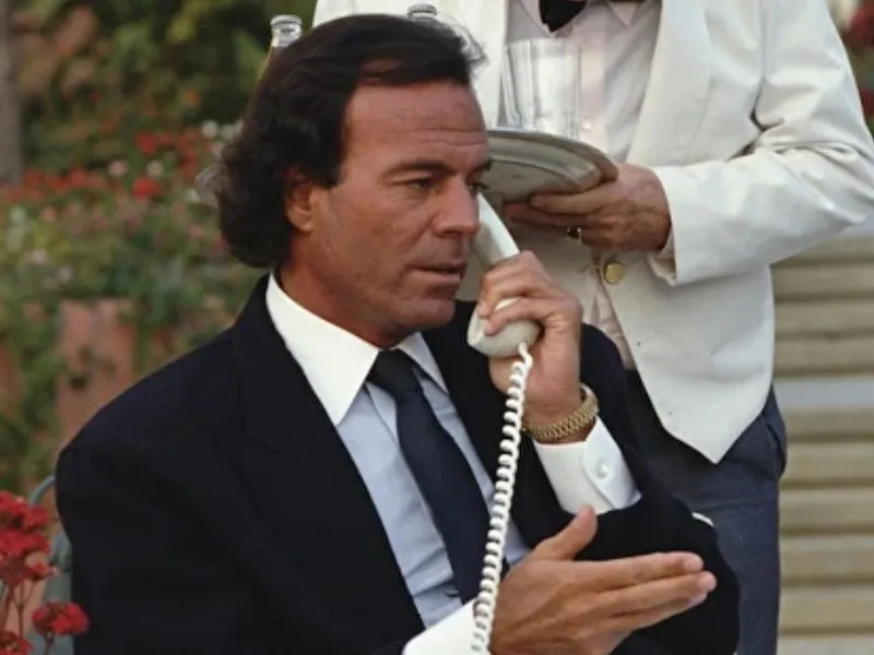 mensajes-whatsapp-afectuosos-julio-iglesias-fisioterapeuta-denuncia|Foto: OK Diario 