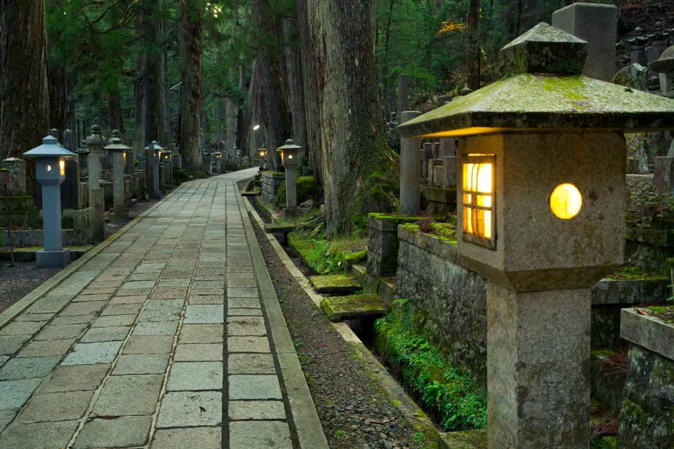 Cementerio de Okunoin (Monte Koya, Japón) 3