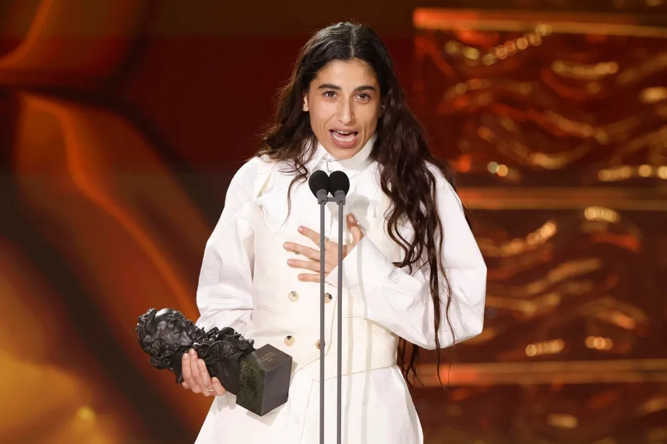 actriz Carolina Yuste tras recibir el Goya a ´Mejor actriz protagonista´. EFE/Julio Muñoz
