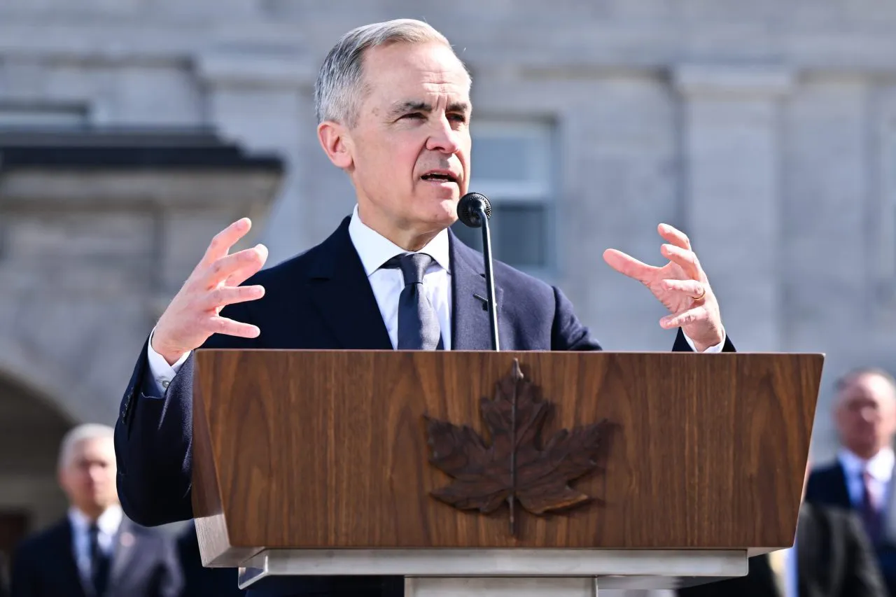 Primer ministro canadiense, Mark Carney, viaja a Francia y Londres | Foto: Getty Images / Minas Panagiotakis  Mark Carnet, el nuevo primer ministro de Canadá, ha iniciado su primer viaje al extranjero con una gira en la que tendrá parada en París y Londres 
