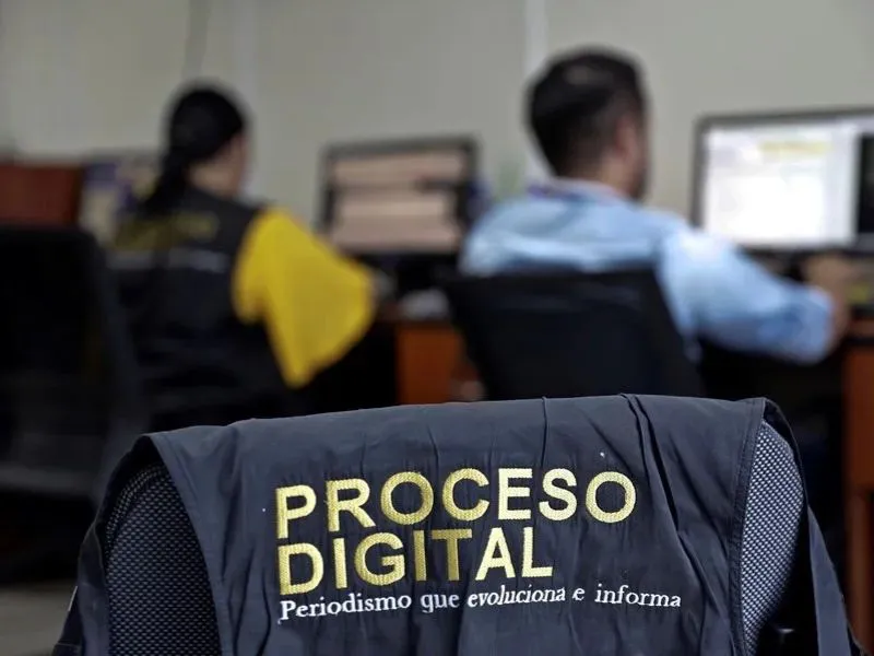 Periodistas superan a la IA en credibilidad informativa, según estudio en España|Foto: EFE/ Gustavo Amador