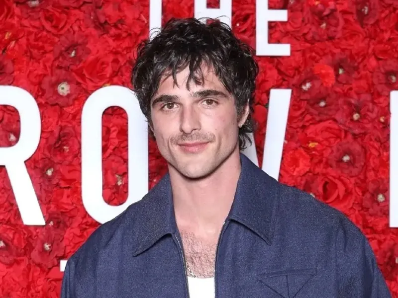 jacob-elordi-actor-vasco-australiano-cumbres-borrascosasp|Foto: GTRES  Jacob Elordi revoluciona las redes al aclarar su verdadera identidad vasca. Analizamos su ascenso tras el estreno mundial de 'Cumbres Borrascosas' y las críticas a su Heathcliff
