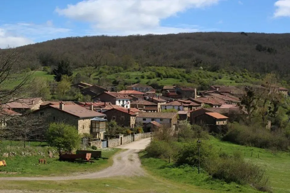 Loma Somera, el pueblo cántabro en lo alto del monte con un solo habitante|Foto: EFE/Eva García Un tesoro cántabro en lo alto del monte con un solo habitante 
