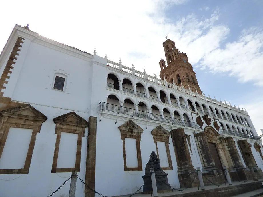 Iglesia Mayor de Nuestra Señora de la Granada- El Mundo/Turismo Llerena