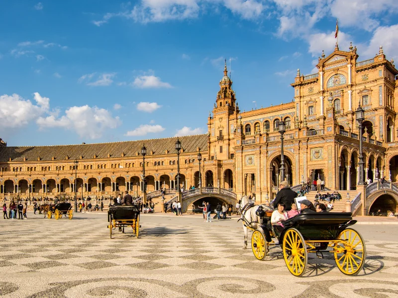 turistas-extranjeros-espana-semana-santa-reservas-destinia