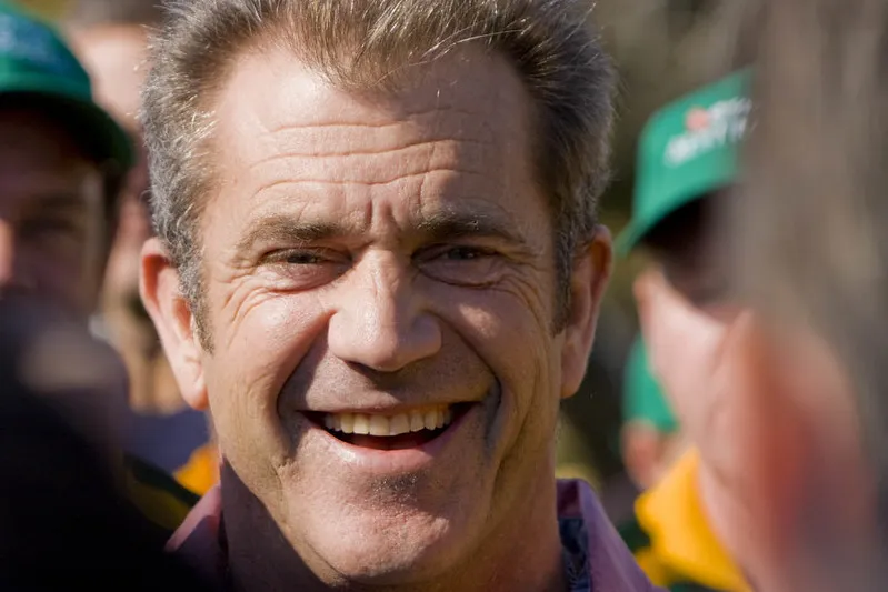 Mel Gibson, uno de los tres
