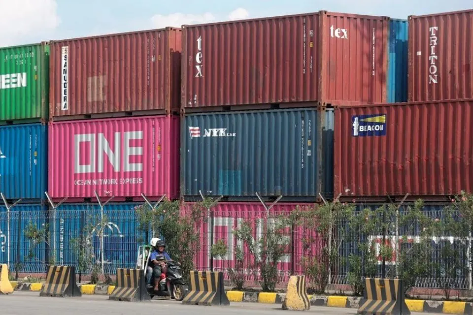 El puerto de Yakarta|Foto: EFE/EPA/Adi Weda Claves de la guerra comercial: países afectados, los plazos y los productos 

