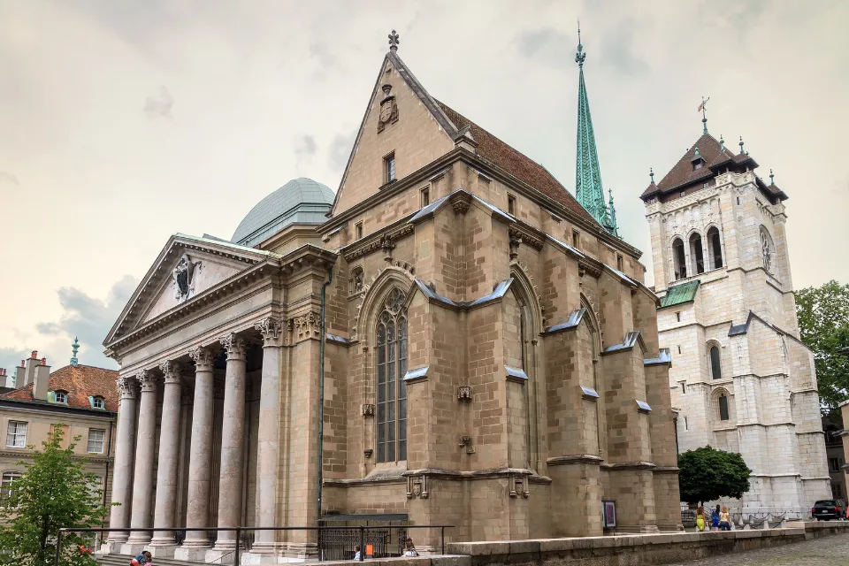 Catedral de San Pedro - catedral gótica - Ginebra - Suiza 