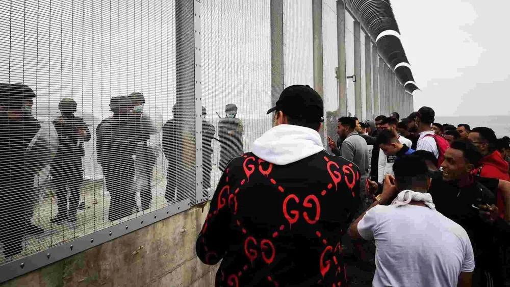 compressed_foto-portada-Crisis-economica-en-Marruecos-impulsa-a-marroquies-a-emigrar-a-Espana-1-1-1