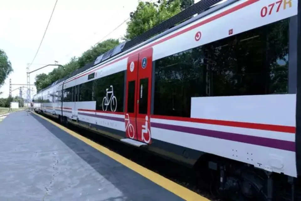 Tren de Cercanías habilitado para bicis y sillas de ruedas|Foto: Europa Press/Renfe