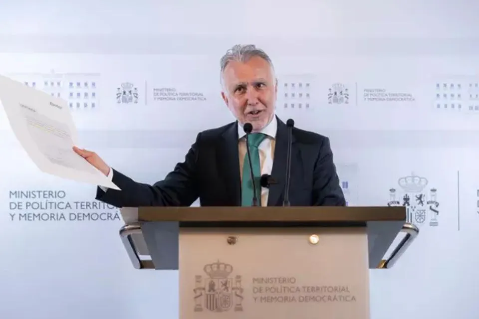 El ministro de Política Territorial y Memoria Democrática, Ángel Víctor Torres - Foto: Europa Press/Diego Radamés