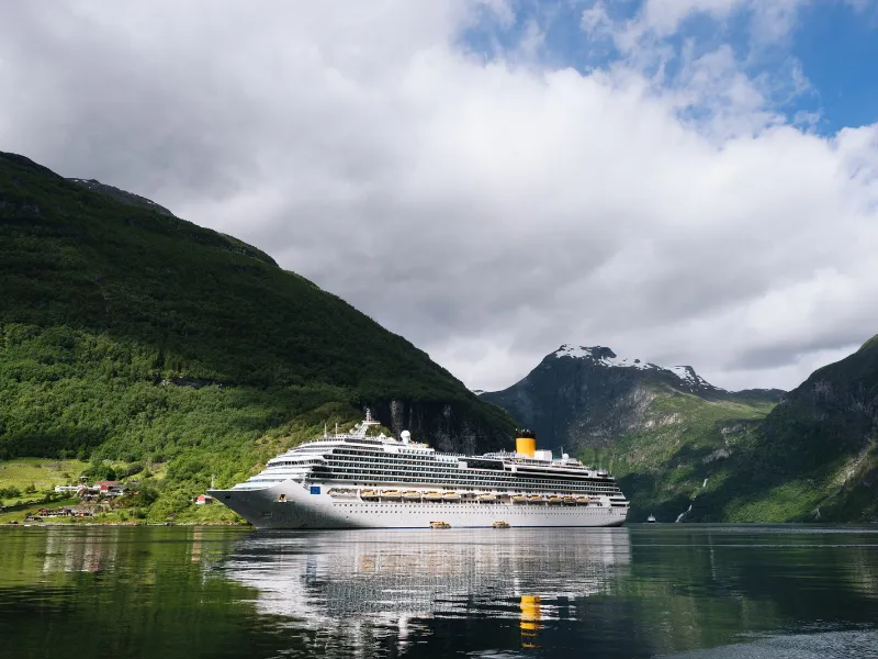 China lanza su primer crucero fluvial en Europa